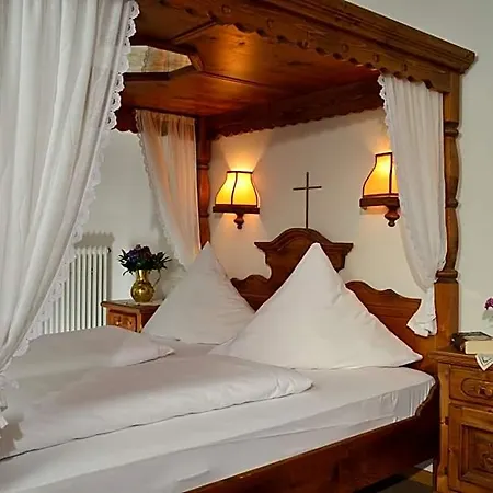 Romantica Blauer Hecht Hotell