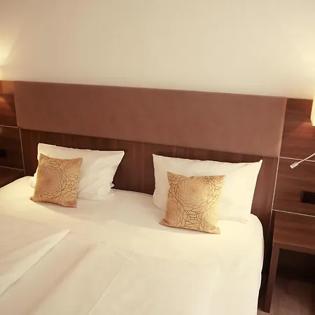 Romantica Blauer Hecht 3* Dinkelsbühl